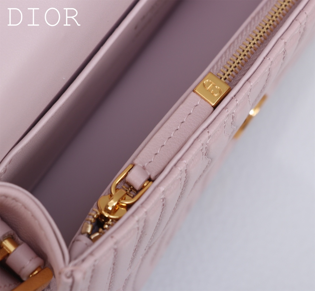 Dior Handbags AAA(Women)-525