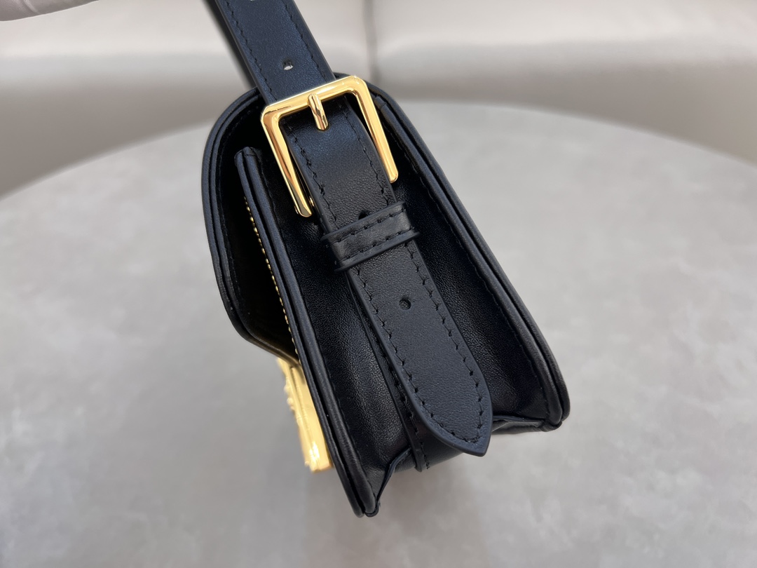 Dior Handbags AAA(Women)-527