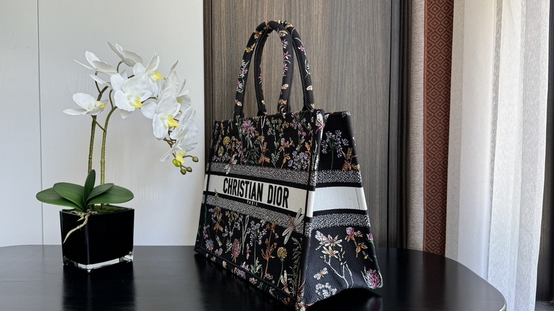 Dior Handbags AAA(Women)-531