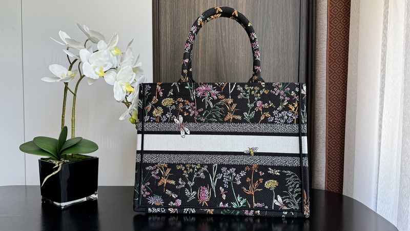Dior Handbags AAA(Women)-531