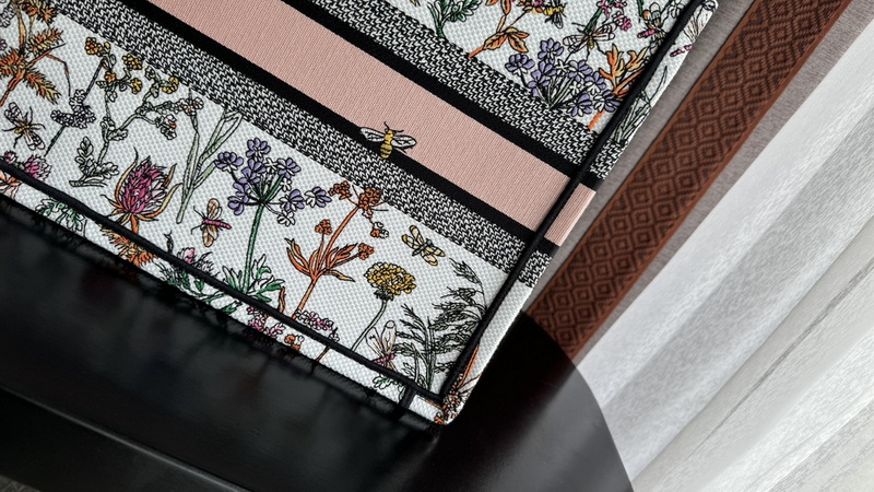 Dior Handbags AAA(Women)-532
