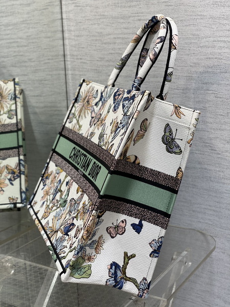 Dior Handbags AAA(Women)-535