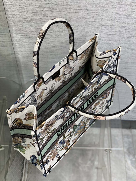 Dior Handbags AAA(Women)-535