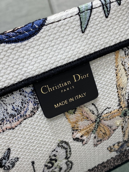 Dior Handbags AAA(Women)-535