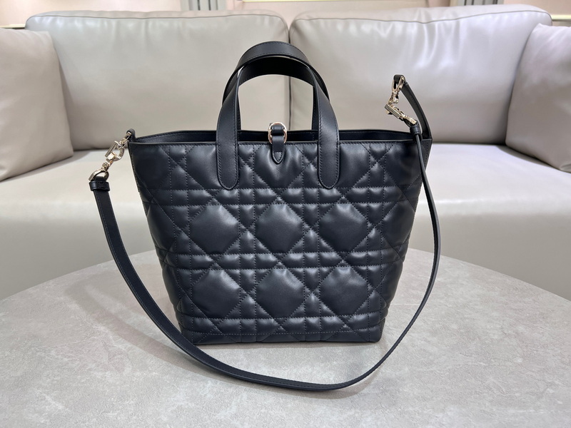 Dior Handbags AAA(Women)-536