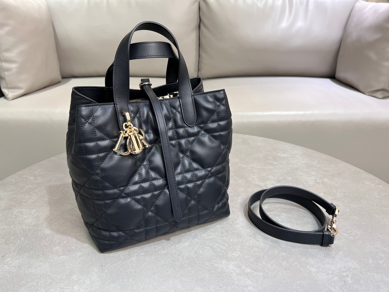 Dior Handbags AAA(Women)-536