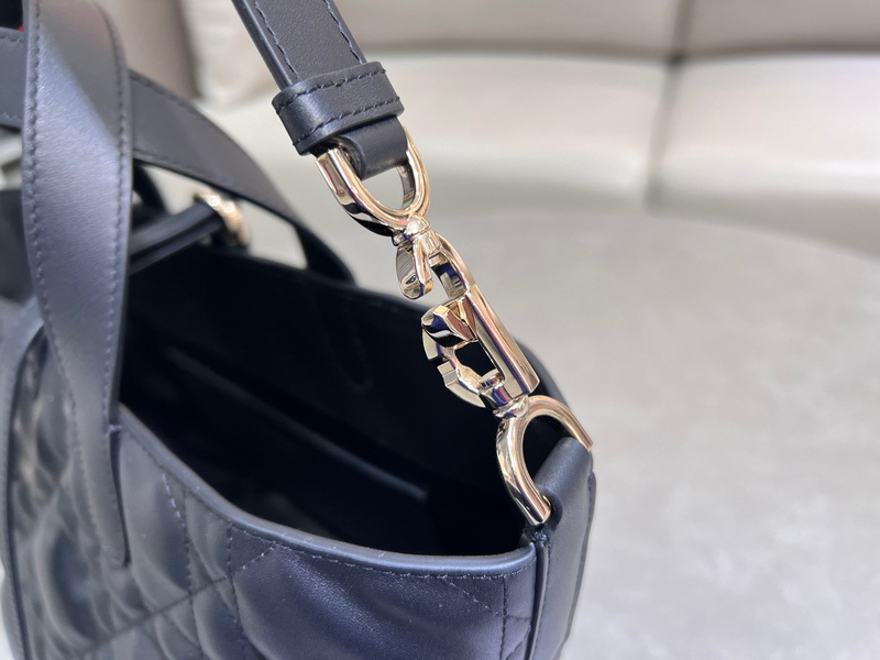 Dior Handbags AAA(Women)-536