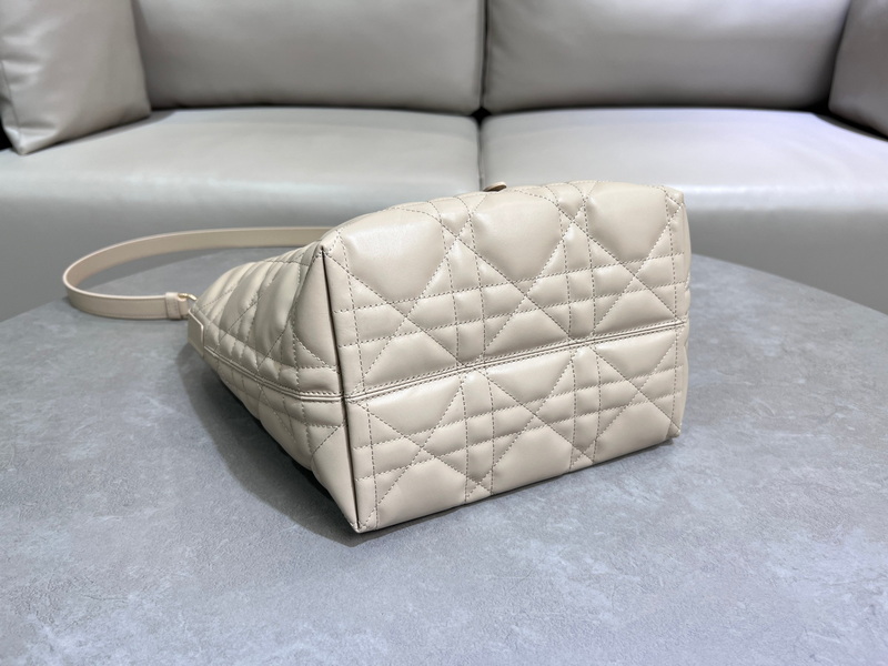 Dior Handbags AAA(Women)-538