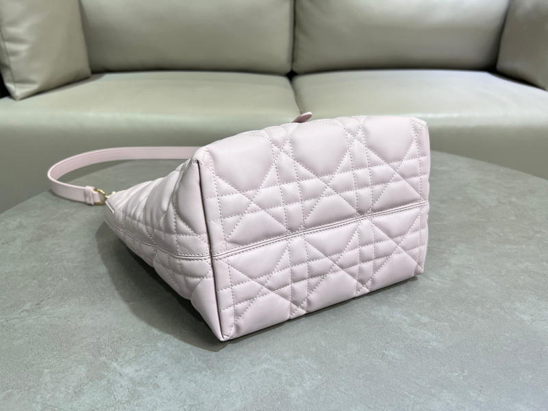Dior Handbags AAA(Women)-539