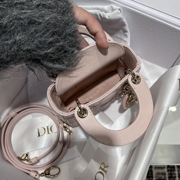 Dior Handbags AAA(Women)-543