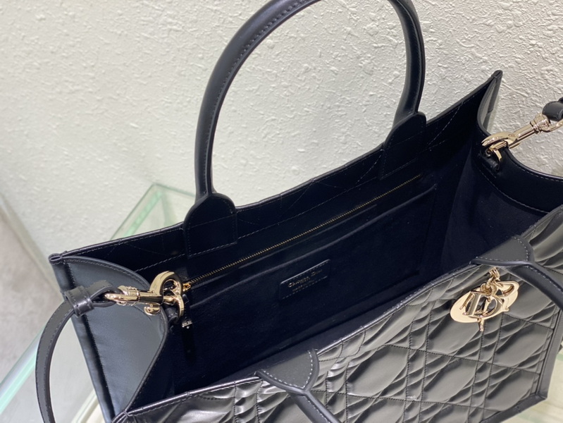 Dior Handbags AAA(Women)-545