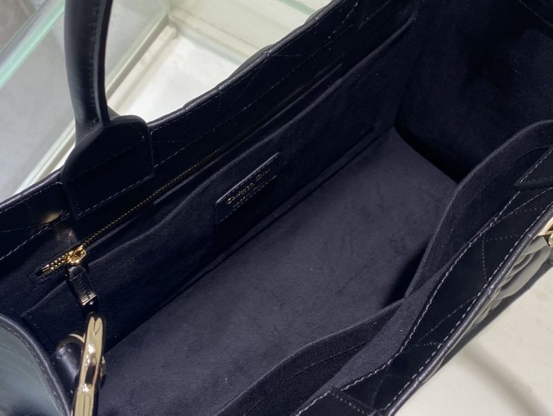 Dior Handbags AAA(Women)-545