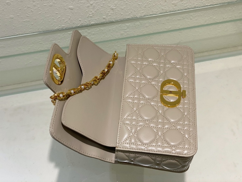 Dior Handbags AAA(Women)-546