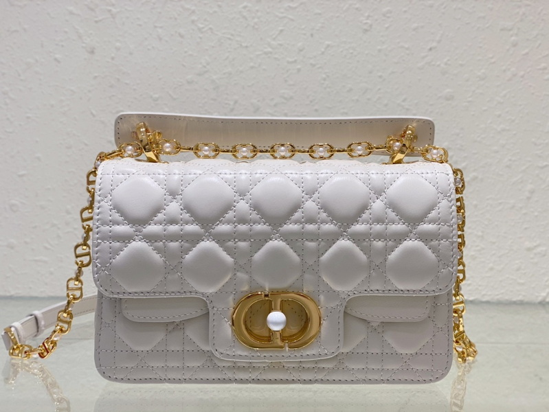 Dior Handbags AAA(Women)-547