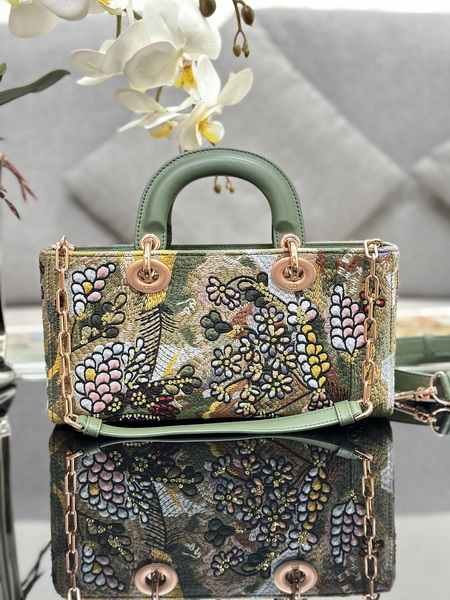Dior Handbags AAA(Women)-551