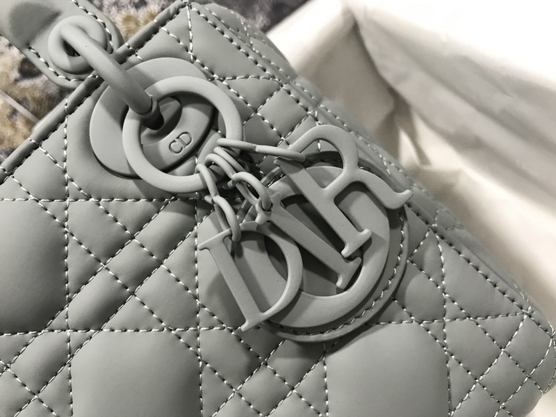 Dior Handbags AAA(Women)-555