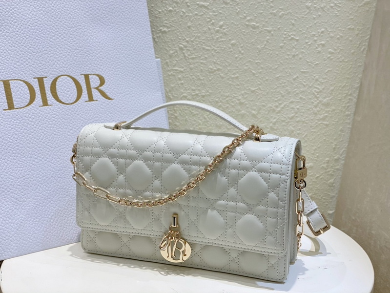 Dior Handbags AAA(Women)-558