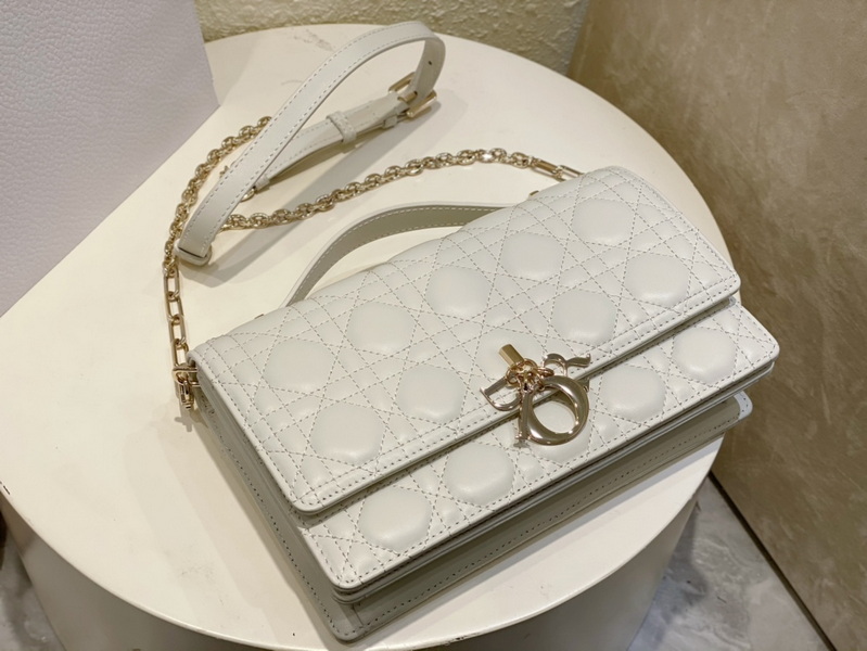 Dior Handbags AAA(Women)-558
