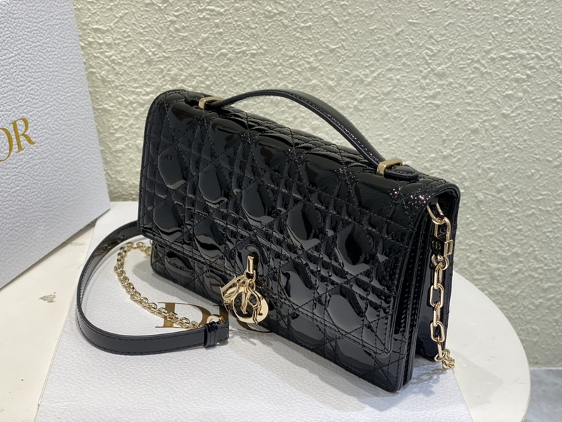 Dior Handbags AAA(Women)-559