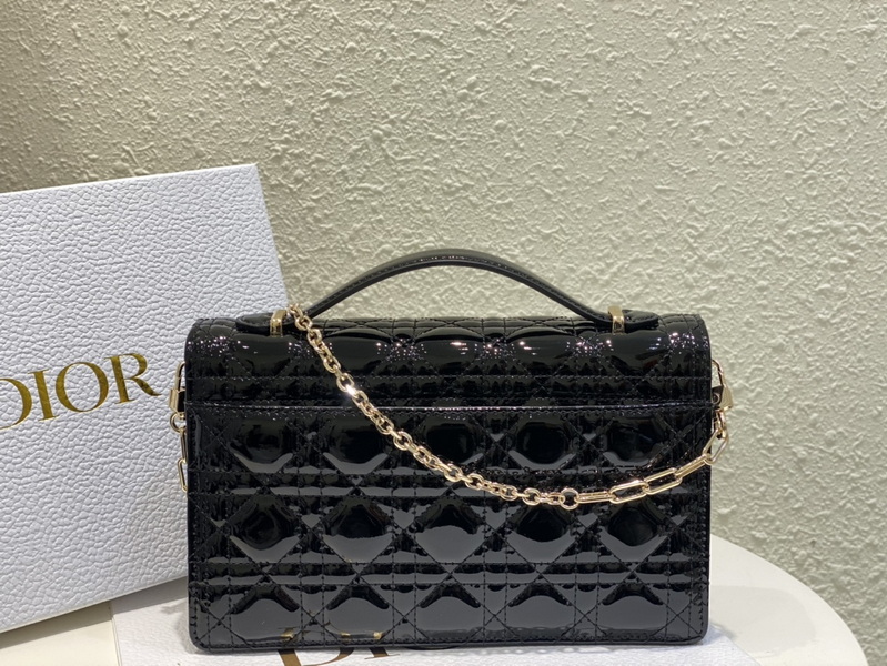 Dior Handbags AAA(Women)-559
