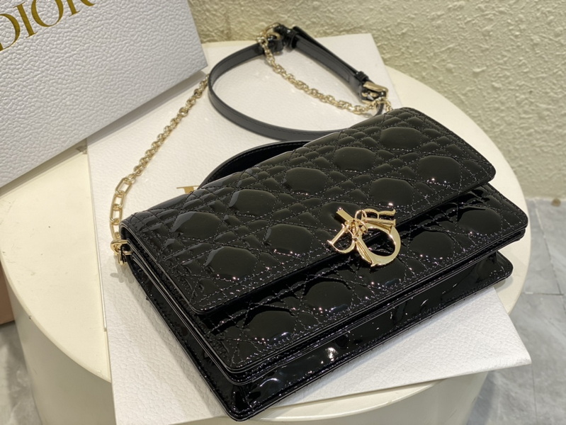 Dior Handbags AAA(Women)-559