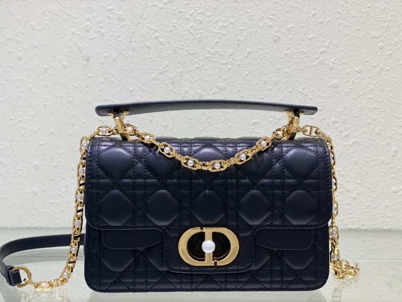 Dior Handbags AAA(Women)-561