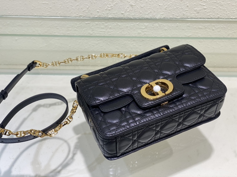 Dior Handbags AAA(Women)-561