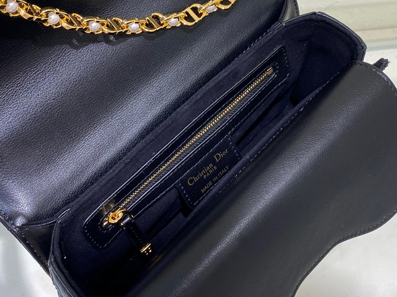 Dior Handbags AAA(Women)-561