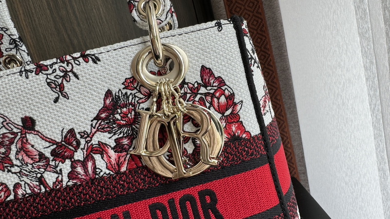 Dior Handbags AAA(Women)-564