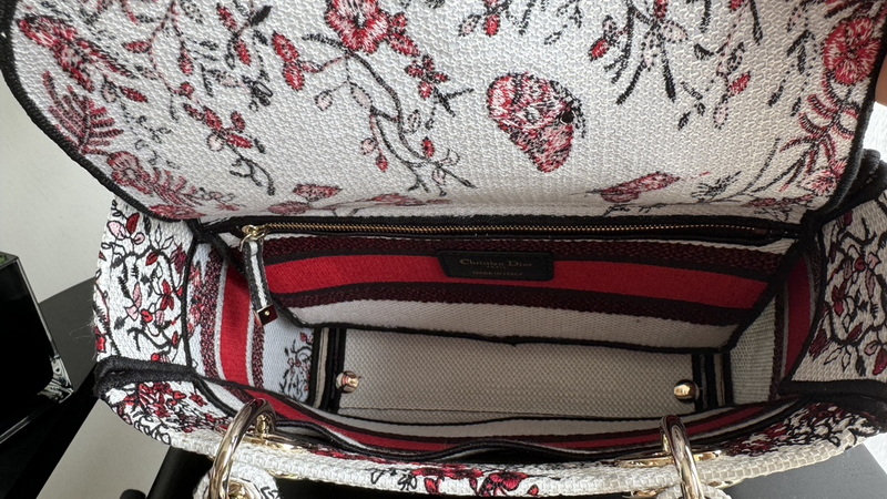 Dior Handbags AAA(Women)-564