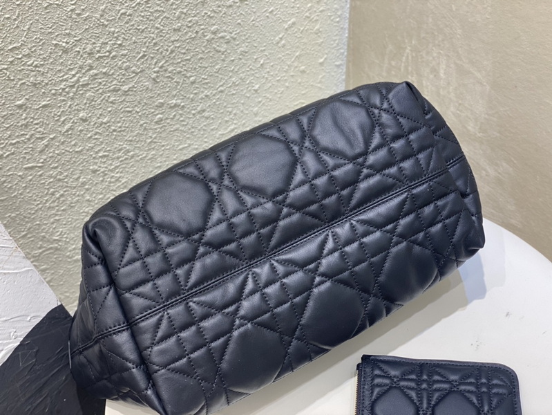 Dior Handbags AAA(Women)-565