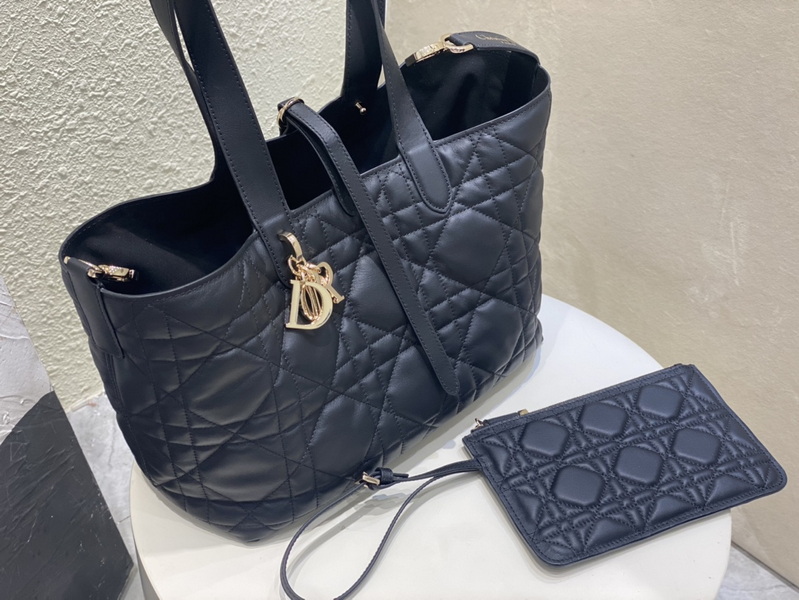 Dior Handbags AAA(Women)-565