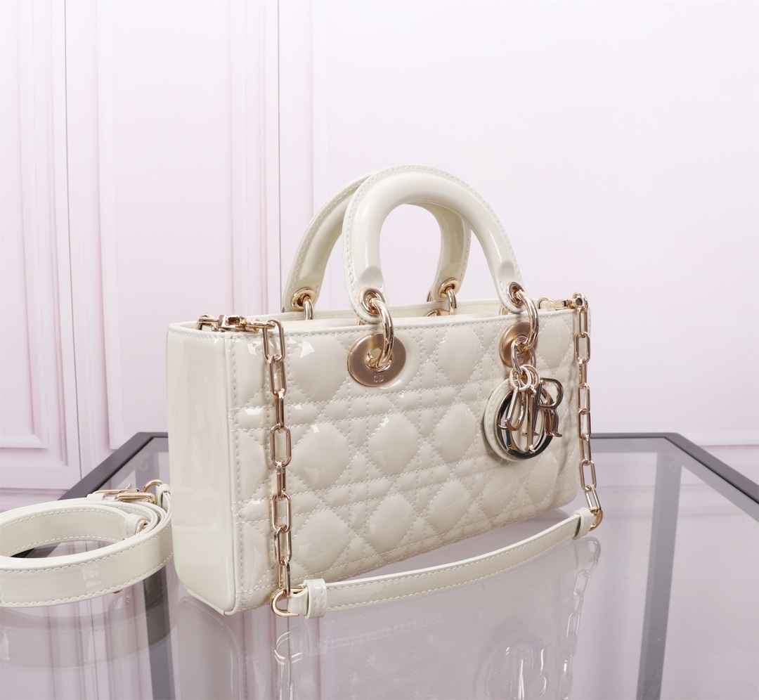 Dior Handbags AAA(Women)-568