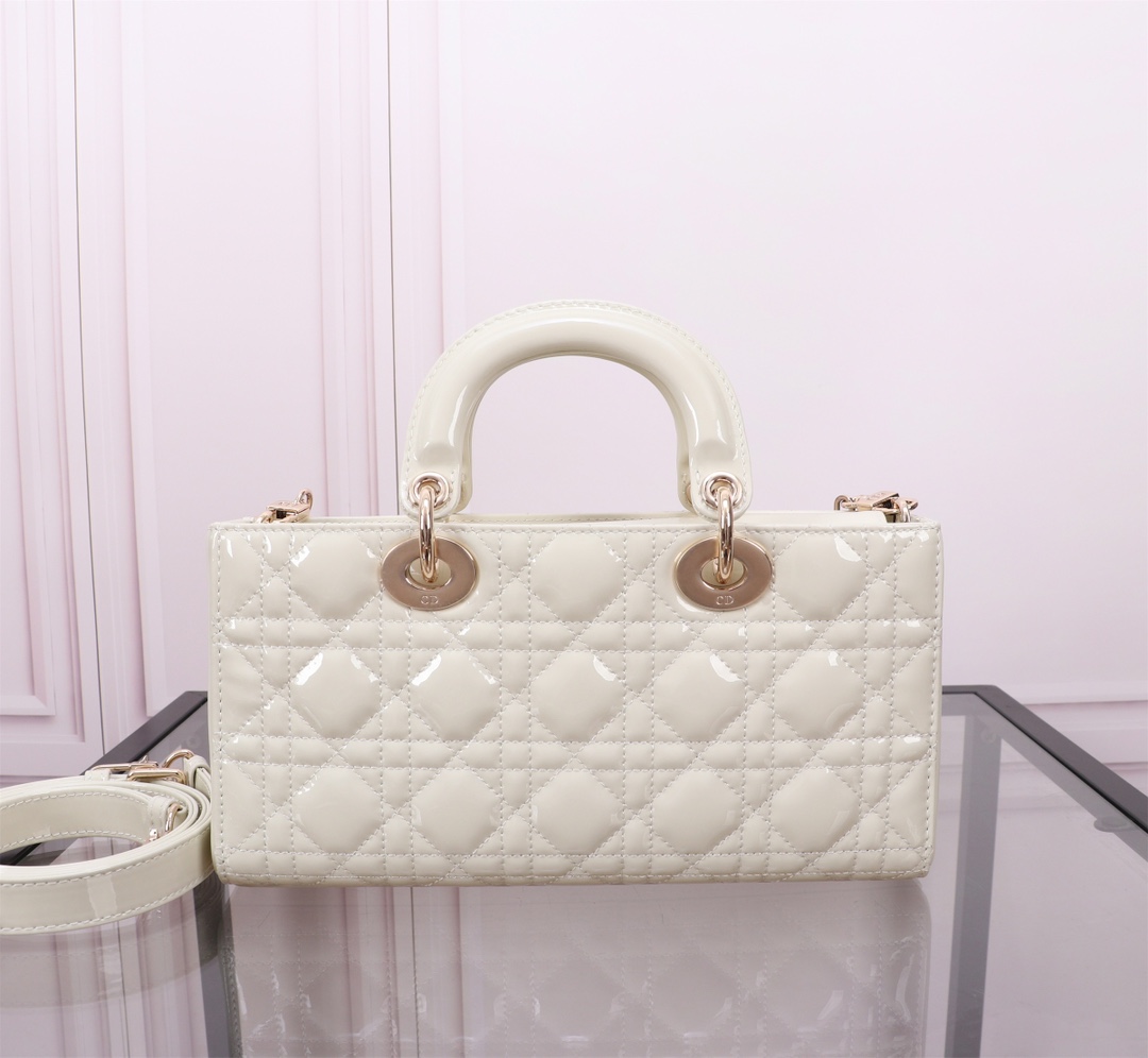 Dior Handbags AAA(Women)-568