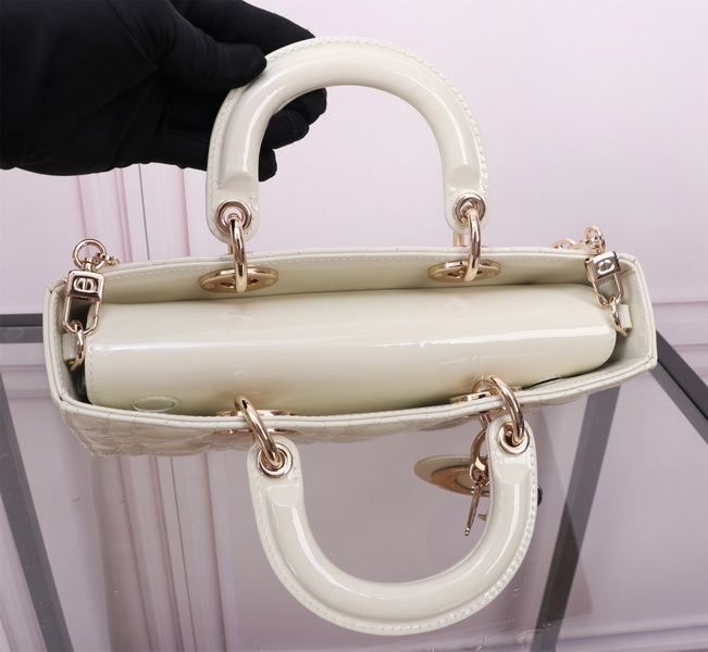 Dior Handbags AAA(Women)-568