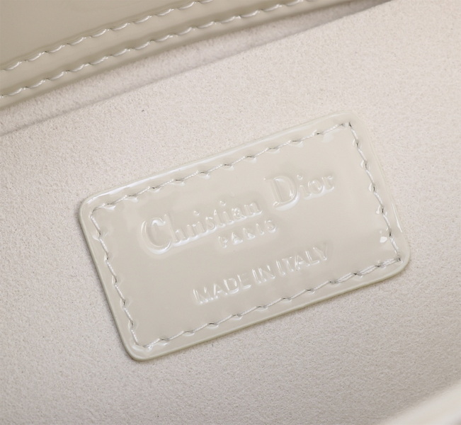 Dior Handbags AAA(Women)-568