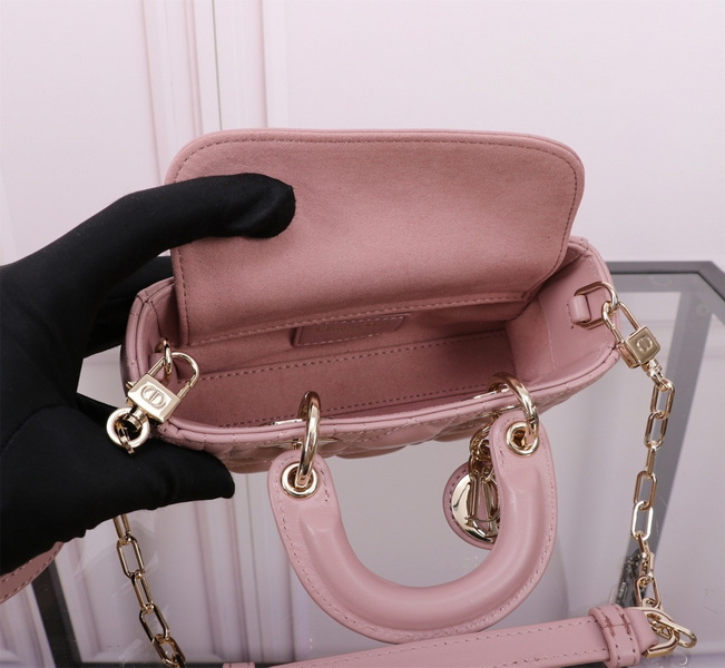 Dior Handbags AAA(Women)-571
