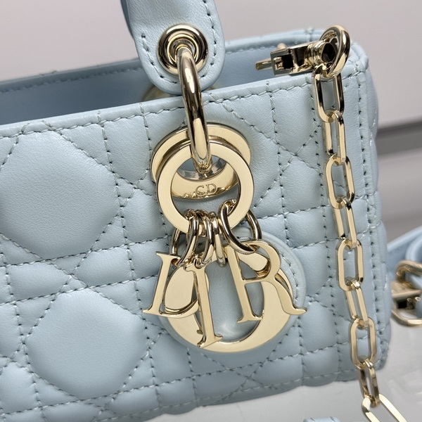 Dior Handbags AAA(Women)-572