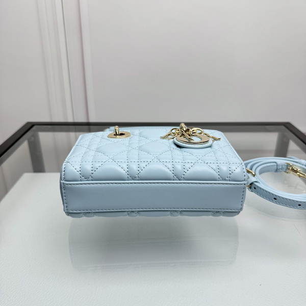 Dior Handbags AAA(Women)-572