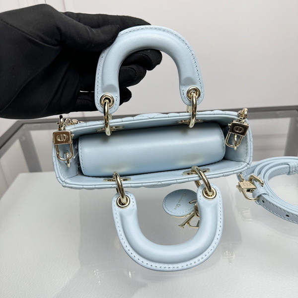 Dior Handbags AAA(Women)-572