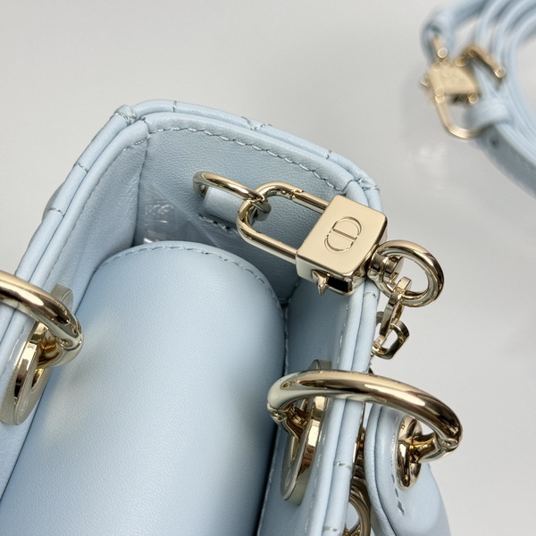 Dior Handbags AAA(Women)-572