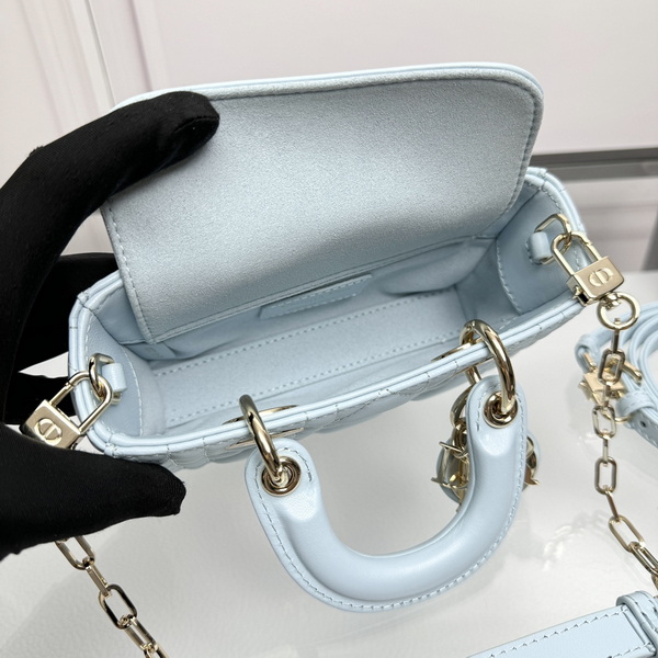 Dior Handbags AAA(Women)-572