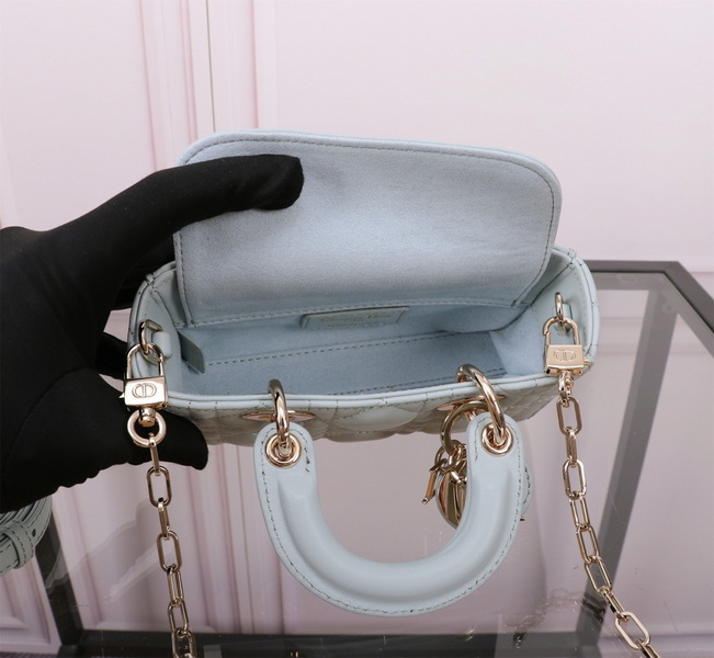 Dior Handbags AAA(Women)-574