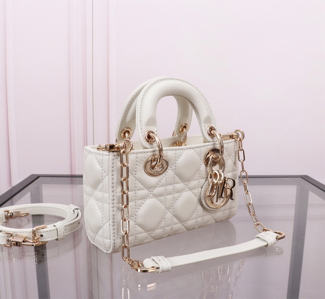 Dior Handbags AAA(Women)-576