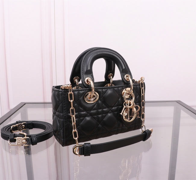 Dior Handbags AAA(Women)-582