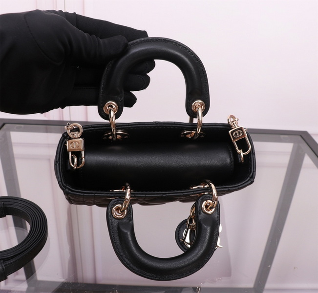 Dior Handbags AAA(Women)-582