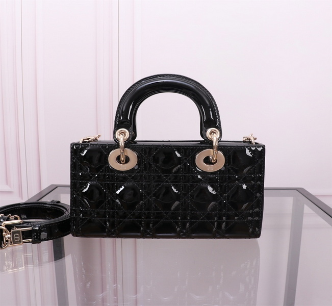 Dior Handbags AAA(Women)-585