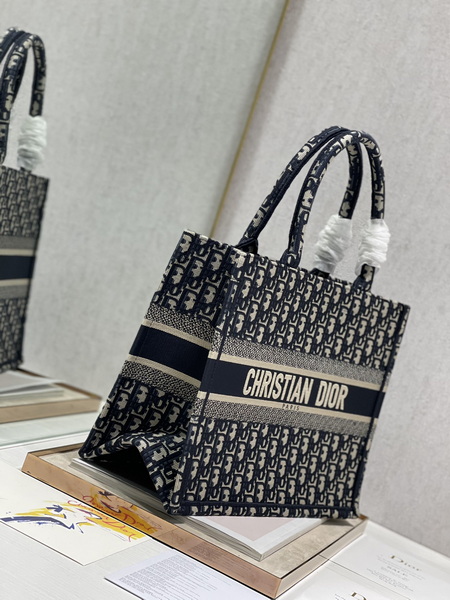 Dior Handbags AAA(Women)-589
