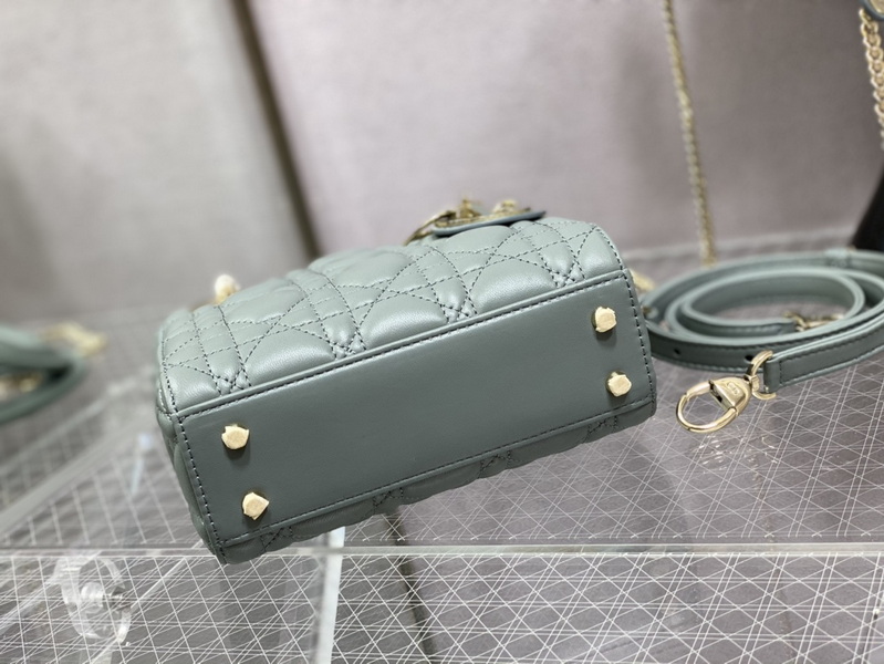 Dior Handbags AAA(Women)-590