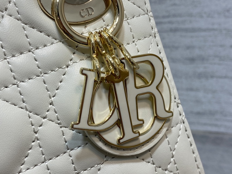 Dior Handbags AAA(Women)-591
